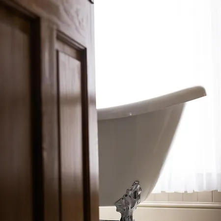 Greta Howe * Keswick